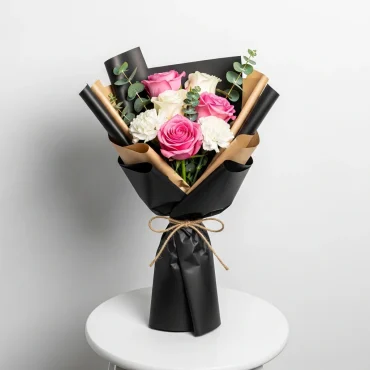 Elegant Charm â€“ Mixed Roses & Carnations
